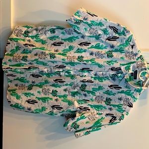 Button up short sleeve shirt